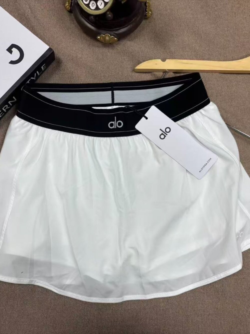 💖Alo Yoga Match Point White Mini Skirt A Versatile Style - Picture 5 of 6